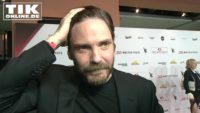 Daniel Brühl mit Kulturpreis geehrt – Über Leben, Familie und Berlin!