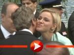 Fürstin Charlène gibt Guido Westerwelle ein Küsschen